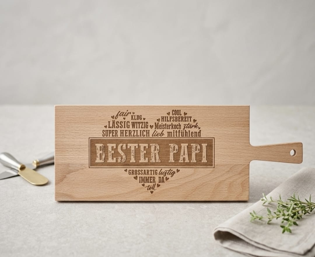 Servierbrett Buche mit Gravur ‚Bester Papi' – hochwertiges Holzgeschenk für den Vater, 50 x 19 x 1.5 cm
