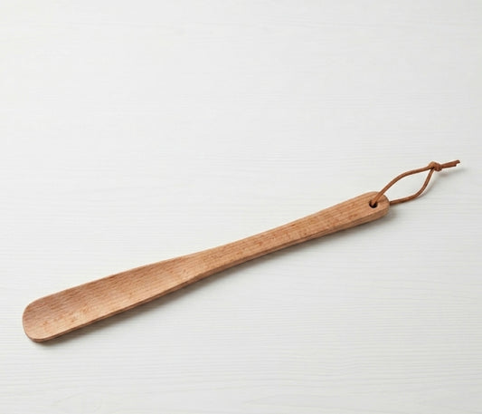 Schuhlöffel klein aus Buchenholz – handgefertigtes Holzaccessoire